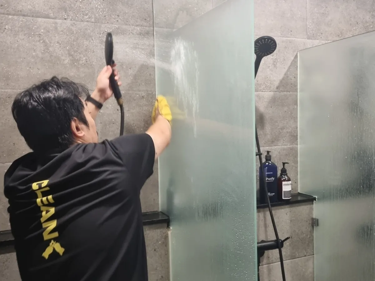 안성시 가사동 헬스장 복도·대기 동선 야간 위생청소 사례 - 행진크린