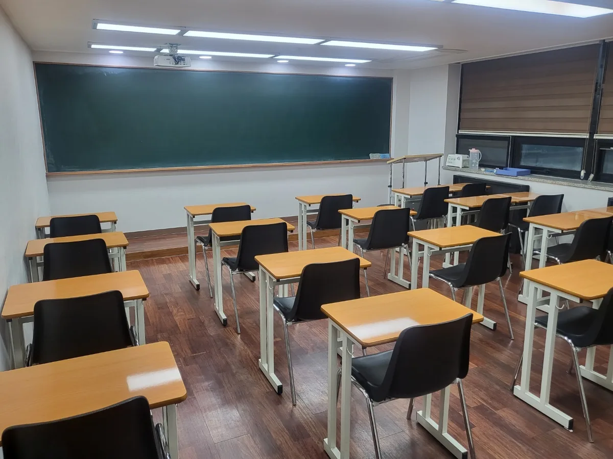 이천시 마장면 스터디룸 미팅룸 장비 주변 정밀 위생청소 사례 - 행진크린